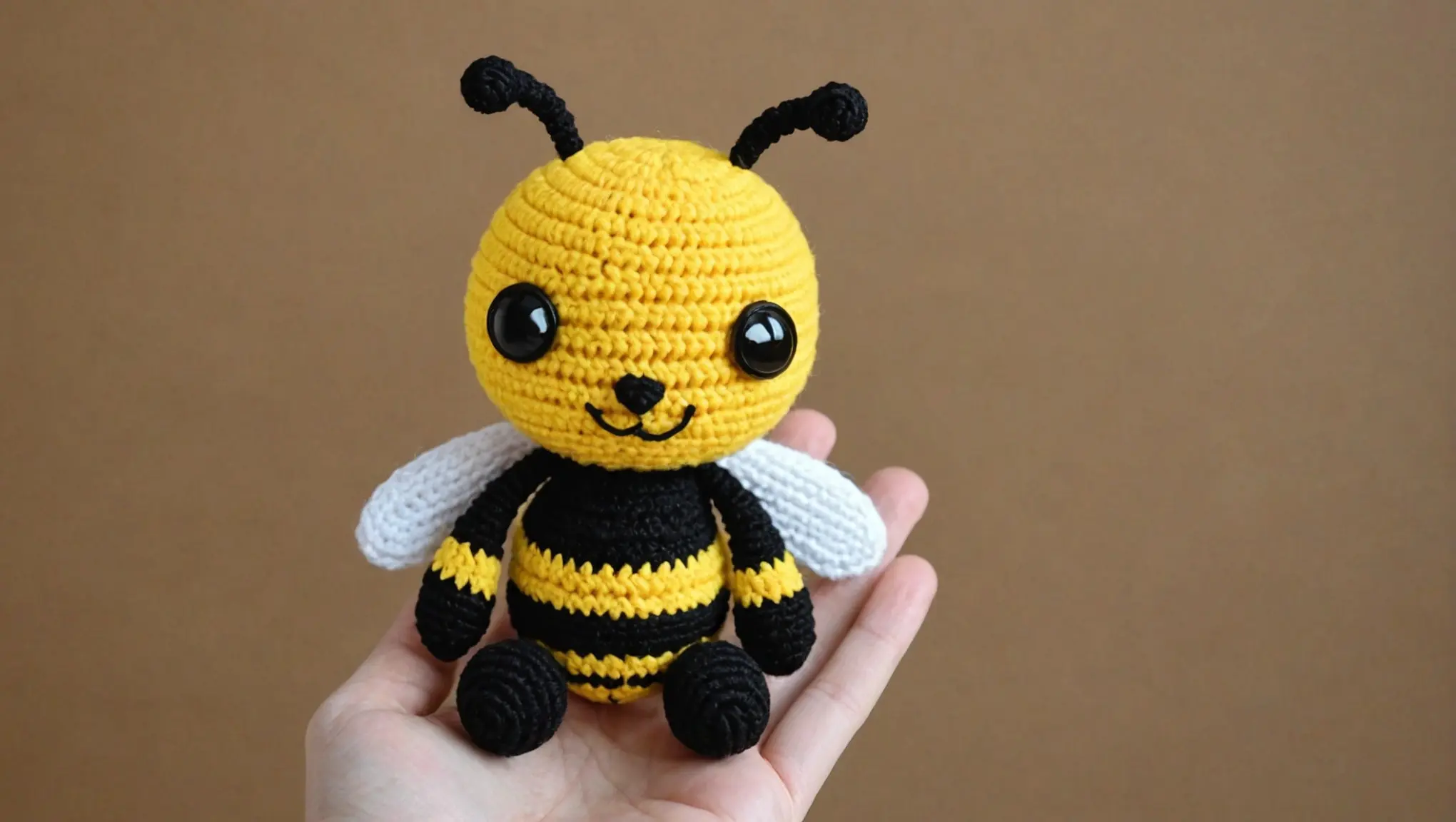 abelha amigurumi